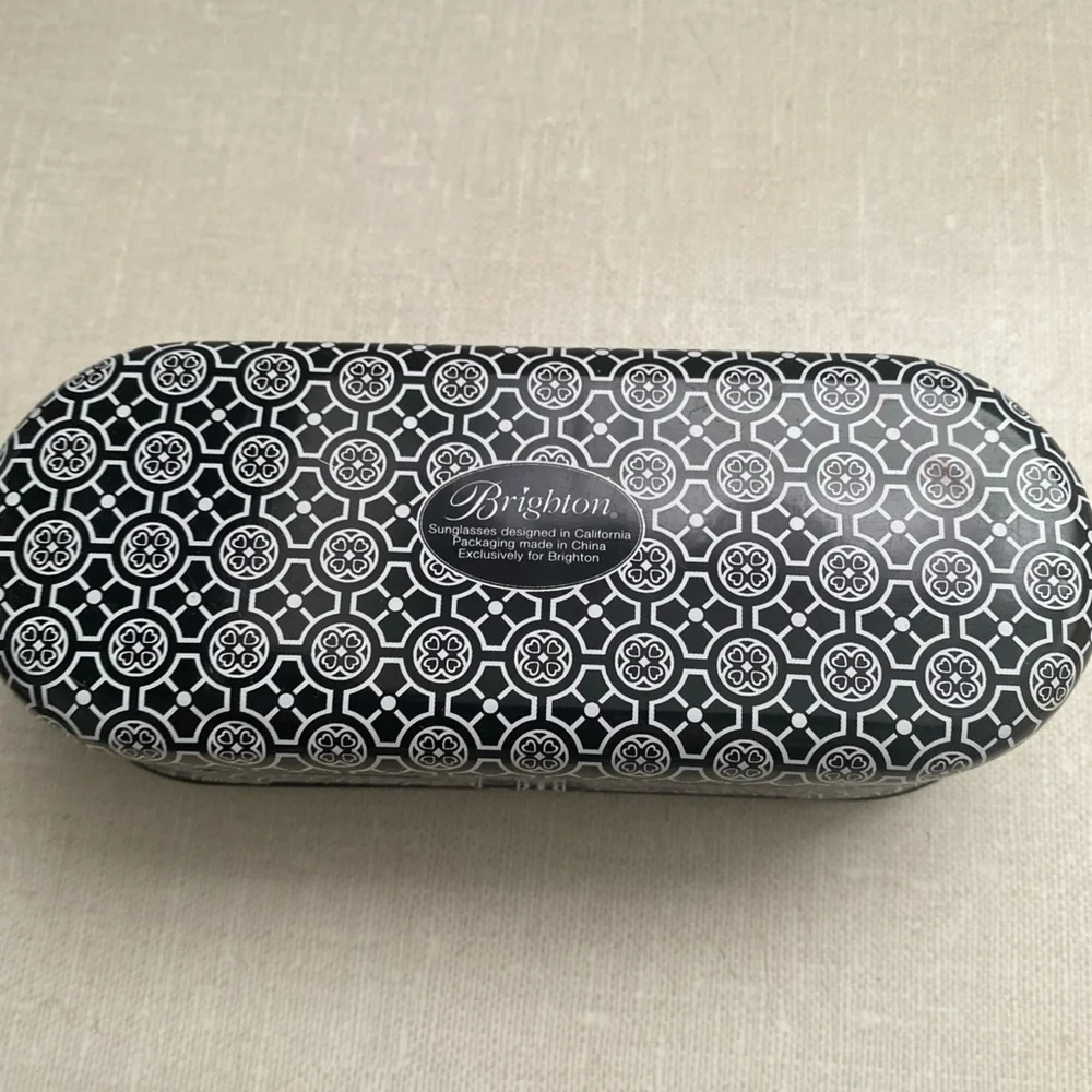 BRIGHTON‎ Black & White Filigree SUNGLASSES Eyeglasses Storage CASE Tin EMPTY